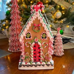 HUGE LIGHT UP Gingerbread House red & green NEW
